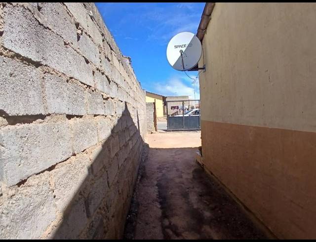 4 BEDROOM HOUSE FOR SALE IN OLIEVENHOUTBOS